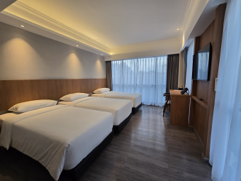 Executive Triple Bed Room